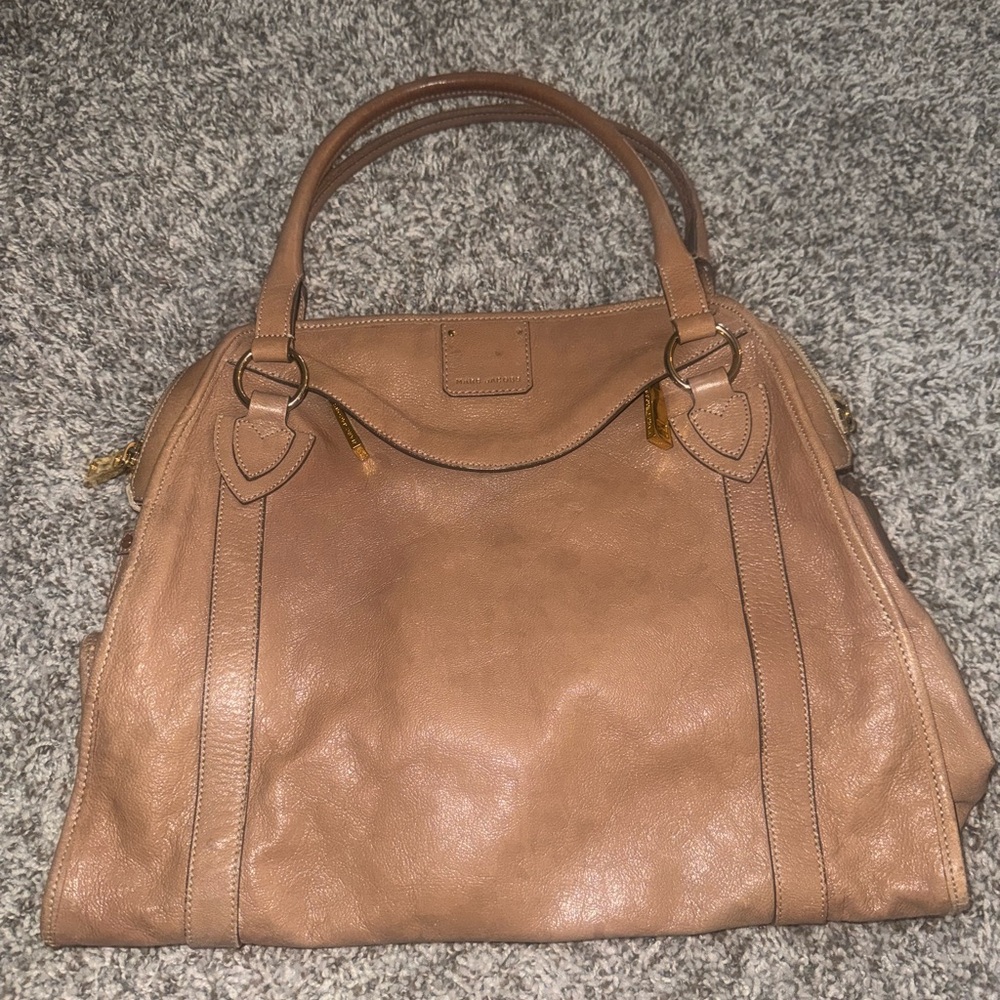 Elegant Tan Leather Handbag